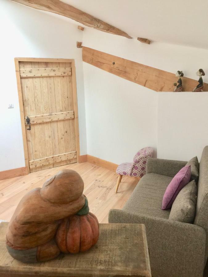 Апартаменты Magnificent Renovated Farmhouse - 10 Min A7 - Anneyron Экстерьер фото